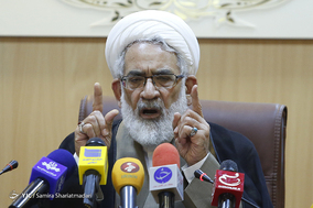 جلسه بررسی تهدیدات موجود در حوزه های فرهنگی، هنری و اجتماعی