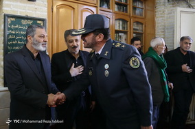تشییع پیکر والده فرمانده کل ارتش در قم
