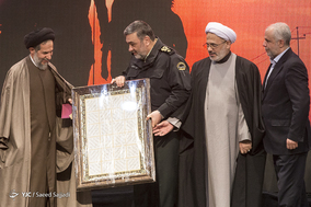 تقدیر از سردار حسین اشتری، فرمانده کل ناجا در اختتامیه اولین جشنواره «شاهدان حقیقت»