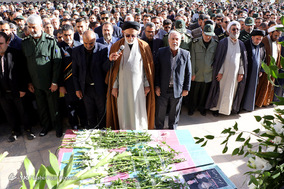تشییع پیکر سه شهید دفاع مقدس در شیراز