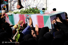 تشییع پیکر سه شهید دفاع مقدس در شیراز
