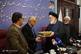 مراسم تجلیل از وزارت اقتصاد به عنوان دستگاه برتر ارائه خدمات به امور ایثارگران