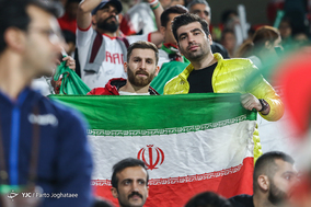 دیدار تیم‌های فوتبال ایران و عمان