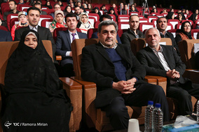 نمایش «رستم و سهراب» باهنرمندی معلولین موسسه کهریزک
