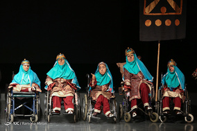 نمایش «رستم و سهراب» باهنرمندی معلولین موسسه کهریزک
