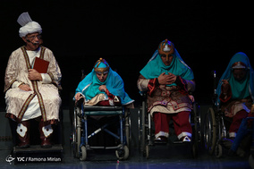 نمایش «رستم و سهراب» باهنرمندی معلولین موسسه کهریزک