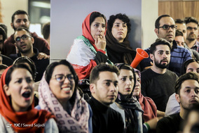 تماشای دیدار فوتبال ایران و ژاپن - تهران
