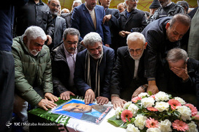 مراسم تشییع مرحوم محمد مهر آئین