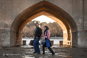 جاری شدن آب در زاینده رود ـ اصفهان