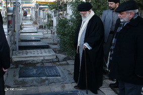 حضور رهبر معظم انقلاب در مرقد مطهر امام راحل و گلزار شهدای بهشت زهرا