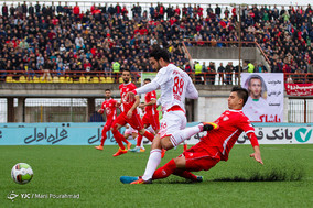 دیدار تیم‌های فوتبال سپید رود و پرسپولیس