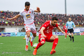 دیدار تیم‌های فوتبال سپید رود و پرسپولیس