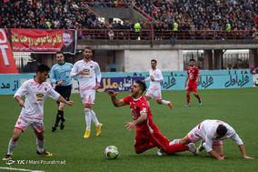 دیدار تیم‌های فوتبال سپید رود و پرسپولیس