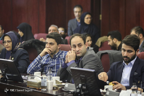 نشست هم‌اندیشی کارآفرینان با وزیر اقتصاد