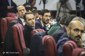 نشست هم‌اندیشی کارآفرینان با وزیر اقتصاد