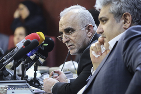 فرهاد دژپسند، وزیر اقتصاد و امور دارایی در نشست هم‌اندیشی با کارآفرینان جوان