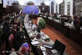 نشست هم‌اندیشی کارآفرینان با وزیر اقتصاد