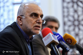 نشست صمیمانه وزیر اقتصاد با اقتصاددانان جوان