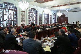نشست صمیمانه وزیر اقتصاد با اقتصاددانان جوان