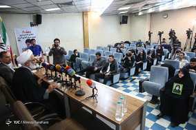 نشست خبری آغاز به کار دبیرخانه بازخوانی دهه ۶۰