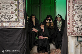 عزاداری ایام فاطمیه در حسینیه سادات اخوی