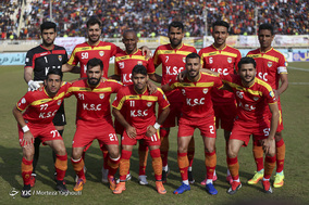 دیدار تیم‌های فوتبال فولاد خوزستان و پرسپولیس تهران