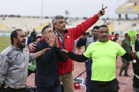 دیدار تیم‌های فوتبال فولاد خوزستان و پرسپولیس تهران