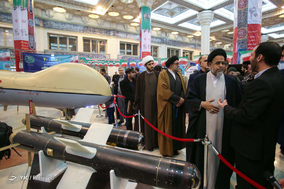 بازدید وزیر اطلاعات از نمایشگاه «اقتدار ۴۰»