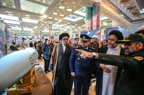 بازدید وزیر اطلاعات از نمایشگاه «اقتدار ۴۰»