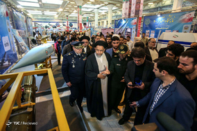 بازدید وزیر اطلاعات از نمایشگاه «اقتدار ۴۰»