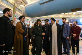 بازدید وزیر اطلاعات از نمایشگاه «اقتدار ۴۰»