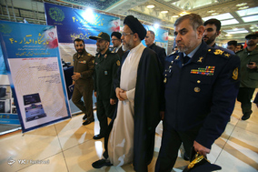 بازدید وزیر اطلاعات از نمایشگاه «اقتدار ۴۰»