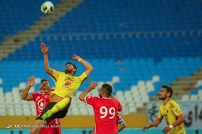 لیگ برتر فوتبال / سپاهان ۳ - سپیدرود ۰