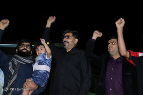 گلبانگ الله اکبر و نورافشانی در شب چهلمین سالگرد پیروزی انقلاب - بندرعباس