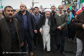 حضور آیت الله ابراهیم امینی عضو مجلس خبرگان رهبری در جشن ۲۲ بهمن چهل سالگی شهر مقدس قم