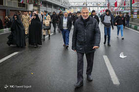 حضور مهندس سعیدی کیا رئیس بنیاد مستضعفان در جشن ۲۲ بهمن چهل سالگی