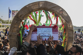 تشییع پیکر شهید گمنام دفاع مقدس در اهواز‎