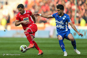 دیدار تیم‌های فوتبال پرسپولیس و استقلال خوزستان