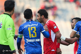 دیدار تیم‌های فوتبال پرسپولیس و استقلال خوزستان