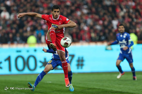 دیدار تیم‌های فوتبال پرسپولیس و استقلال خوزستان