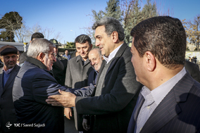 حضور پبروز حناچی، شهردار تهران و محمد سعیدی‌کیا، رئیس بنیاد مستضفان در باغ وثوق الدوله واقع در منطقه ۱۴ تهران