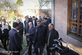 بازدید پبروز حناچی، شهردار تهران و محمد سعیدی‌کیا، رئیس بنیاد مستضفان از باغ وثوق الدوله واقع در منطقه ۱۴ تهران