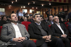 سعید اوحدی، معاون فرهنگی هنری شهرداری تهران - پیروز حناچی، شهردار تهران - ابراهیم شیخ، معاون توسعه منابع انسانی شهرداری تهران در آیین اختتامیه جشنواره تجارب مدیران شهری