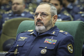امیر سرتیپ خلبان عزیز نصیرزاده، فرمانده نیروی هوایی ارتش جمهوری اسلامی ایران در آیین دانش‌آموختگی دانشجویان دانشگاه هوایی شهید ستاری