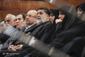 حضور خانواده جهادگر شهید امیرمحمد اژدری و محمدباقر قالیباف، عضو مجمع تشخیص مصلحت نظام در سومین گردهمایی فعالان حرکت‌های جهادی