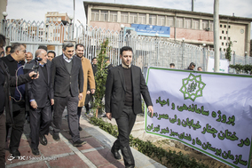 پیروز حناچی، شهردار تهران در آیین کاشت ۴٠ اصله درخت چنار در حاشیه خیابان ولیعصر (عج)