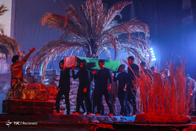 نمایش «ماهی در خاک»