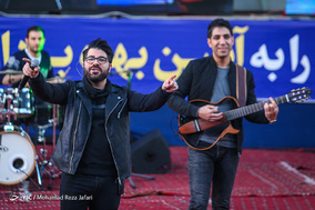 کنسرت حامد همایون در مراسم افتتاح بزرگترین امفی تياتر رو باز کشور- اصفهان‎