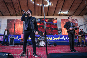 کنسرت حامد همایون در مراسم افتتاح بزرگترین امفی تياتر رو باز کشور- اصفهان‎