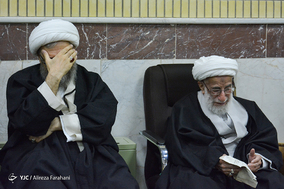 حضور آیت اله جنتی و آملی لاریجانی در بزرگداشت آیت الله محمد مؤمن
